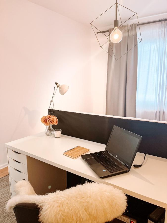 01 Bedroom In Mitte-Up To 5 People-Private Free Parking Берлін Екстер'єр фото